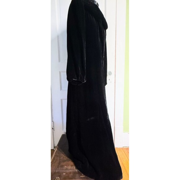 Antique 1920s Silky Velvet Black Opera Coat/Robe Puffed Collar/Sleeves - Picture 16 of 16
